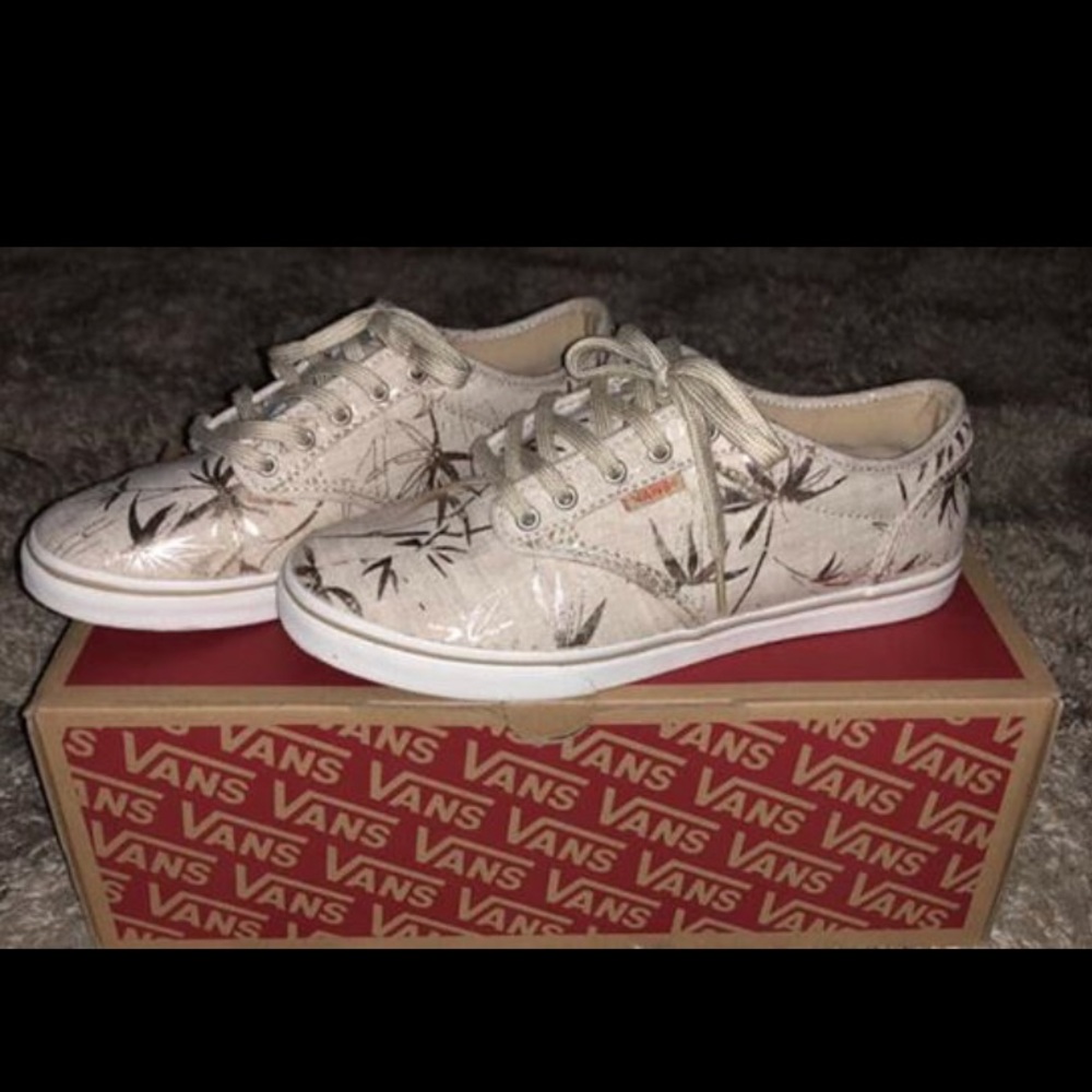 Vans tan cream metallic canvas skate shoes